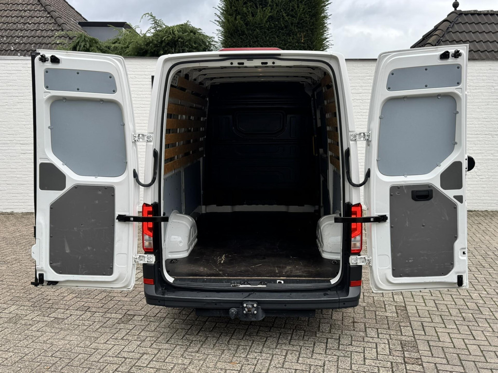38097212-2.jpg