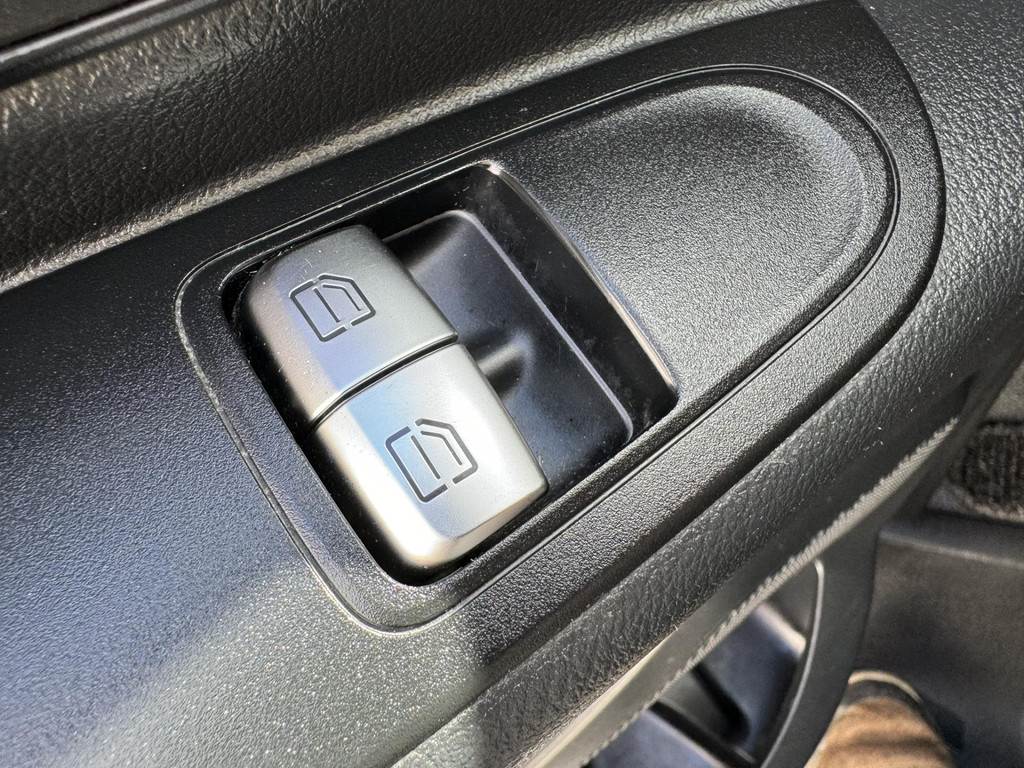 40199353-8.jpg