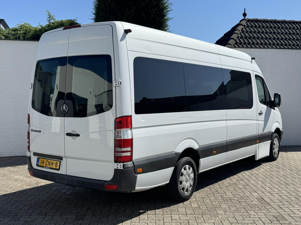 47067587-1.jpg