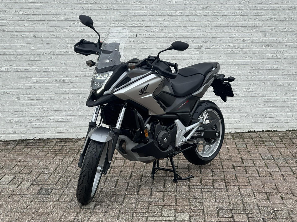 48143741-10.jpg