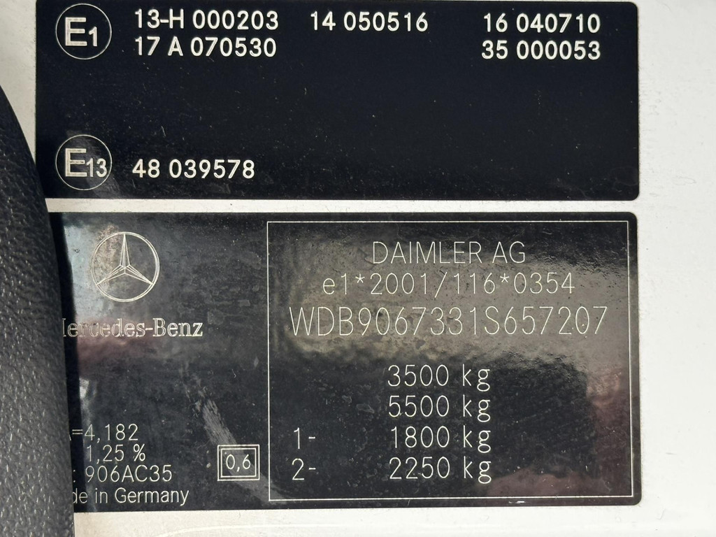 48343458-40.jpg