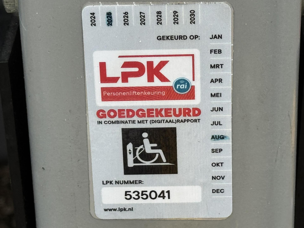48343458-8.jpg